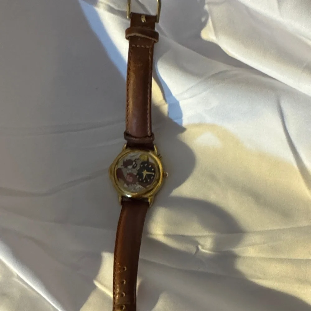 Elegant Brown Leather Strap Watch